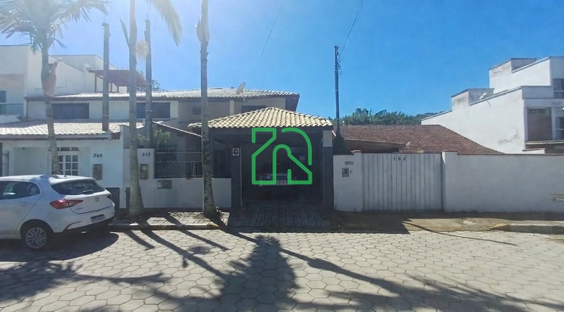 Sobrado com 2 suítes no bairro São Francisco de Assis em Camboriú: 1ª foto da galeria de imagens do imóvel