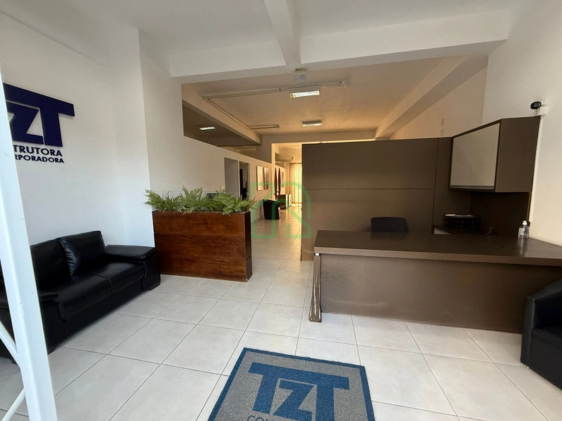 SALA COMERCIAL MOBILIÁDA PARA LOCAÇÃO ANUAL EM CAMBORIÚ - TABULEIRO: 2ª foto da galeria de imagens do imóvel