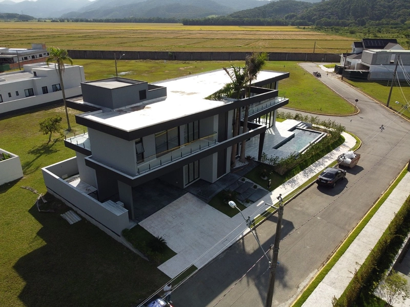 CASA COM 5 SUÍTES NO CONDOMINIO CALEDONIA : 8ª foto da galeria de imagens do imóvel