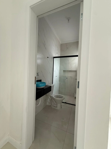 Casa Geminada com 2 Suítes à Venda – Conforto e Praticidade no Bairro Rio Pequeno: 11ª foto da galeria de imagens do imóvel