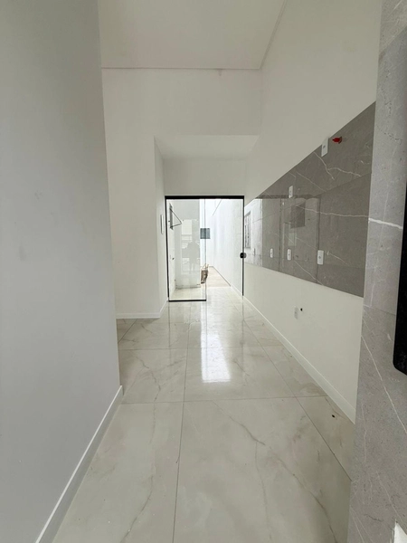 Casa Geminada com 2 Suítes à Venda – Conforto e Praticidade no Bairro Rio Pequeno: 7ª foto da galeria de imagens do imóvel