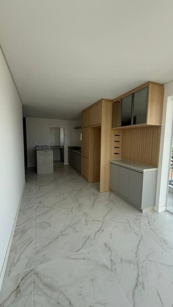 APARTAMENTO ABAIXO DO PREÇO COM PARCELAMENTO EM ATÉ 60X – CENTRO DE TIJUCAS: 2ª foto da galeria de imagens do imóvel