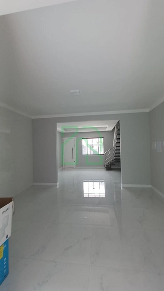 Sobrado com 3 suítes a venda no bairro Rio Pequeno em Camboriú: 6ª foto da galeria de imagens do imóvel