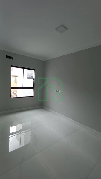 Sobrado com 3 suítes a venda no bairro Rio Pequeno em Camboriú: 10ª foto da galeria de imagens do imóvel