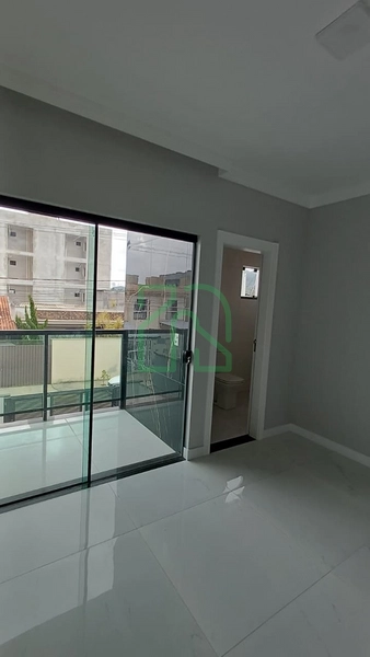 Sobrado com 3 suítes a venda no bairro Rio Pequeno em Camboriú: 11ª foto da galeria de imagens do imóvel