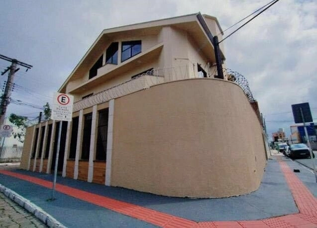 Casa com 9 salas a venda no centro de Balneário Camboriú- SC.: 2ª foto da galeria de imagens do imóvel