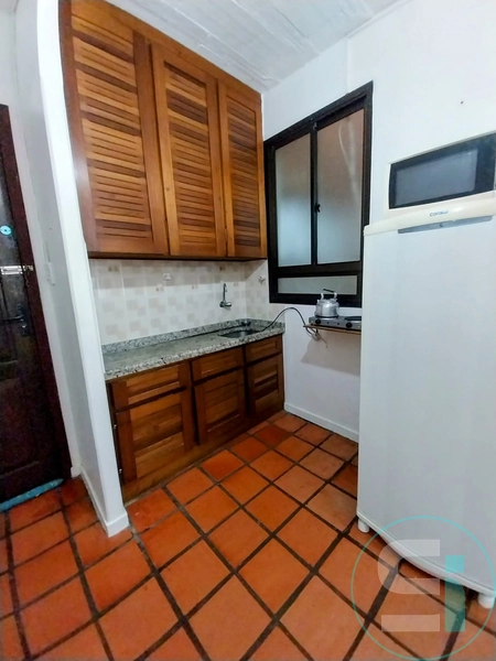 APARTAMENTO MEIA QUADRA DO MAR - CENTRO DE CAPÃO DA CANOA: 7ª foto da galeria de imagens do imóvel