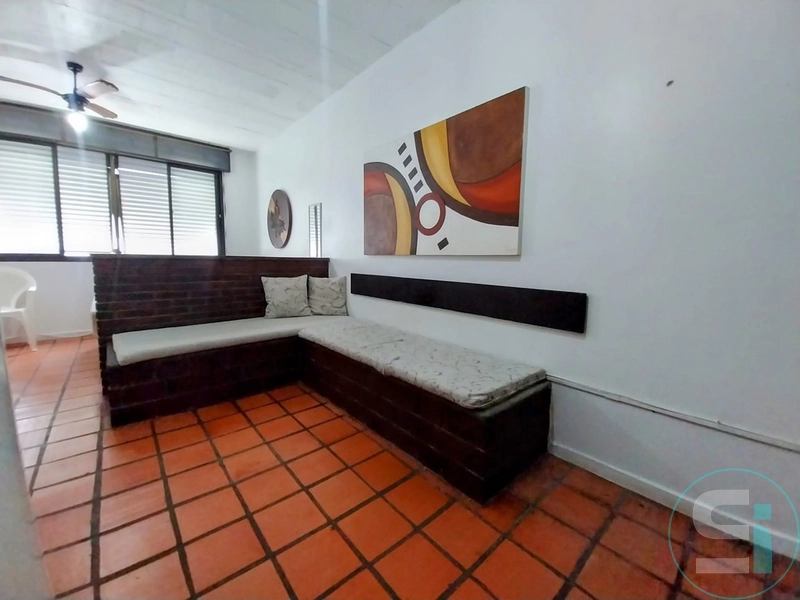 APARTAMENTO MEIA QUADRA DO MAR - CENTRO DE CAPÃO DA CANOA: 2ª foto da galeria de imagens do imóvel