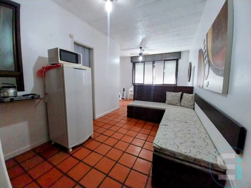 APARTAMENTO MEIA QUADRA DO MAR - CENTRO DE CAPÃO DA CANOA: 14ª foto da galeria de imagens do imóvel