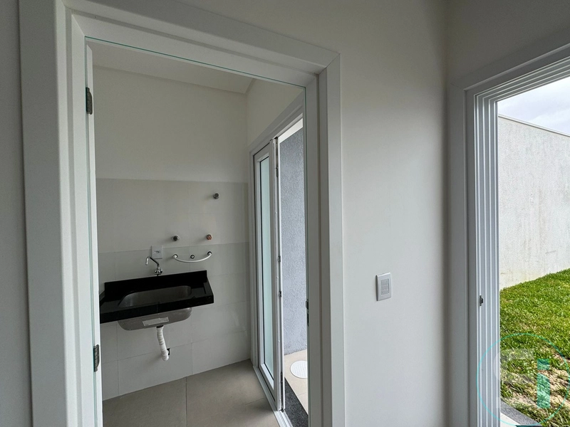 Sobrado semi-mobiliado próximo ao Mar no Centro de Xangri-lá!: 13ª foto da galeria de imagens do imóvel