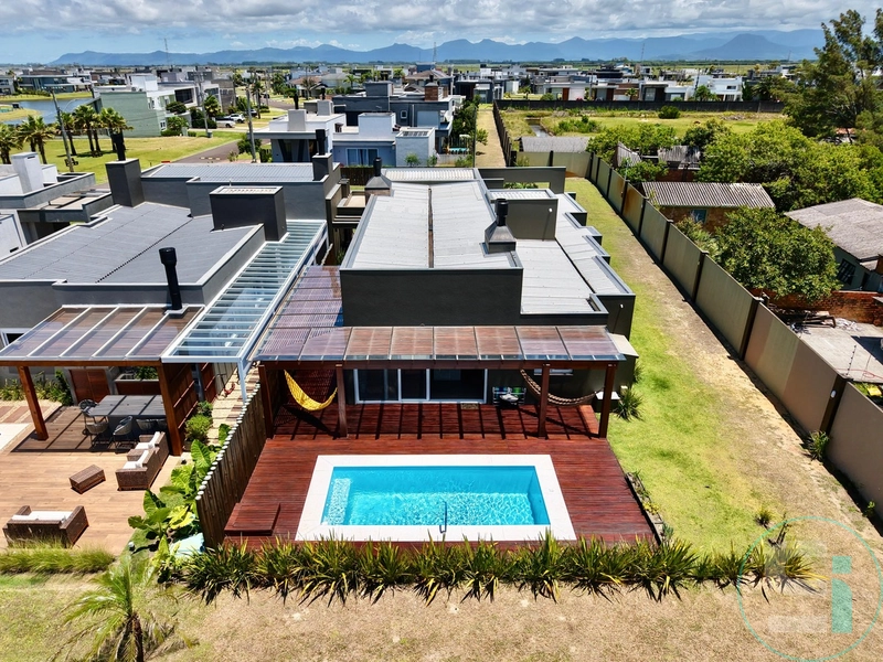 Casa térrea de luxo à venda em Xangri-Lá, no Condomínio Riviera!: 30ª foto da galeria de imagens do imóvel