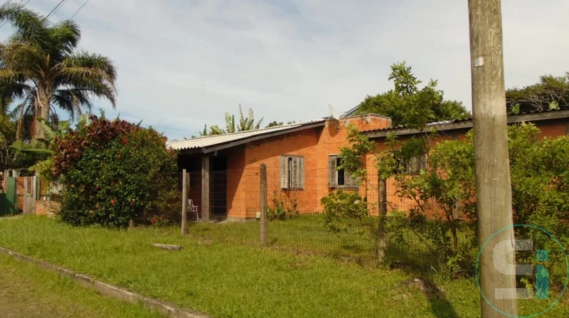 Casa de esquina com otima localização em Rainha do Mar: 2ª foto da galeria de imagens do imóvel