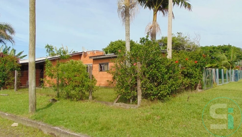 Casa de esquina com otima localização em Rainha do Mar: 1ª foto da galeria de imagens do imóvel