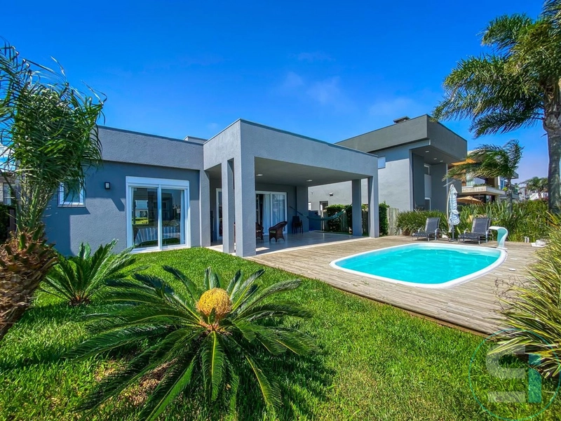 Magnífica Casa beira lago no Condomínio Enseada!: 1ª foto da galeria de imagens do imóvel