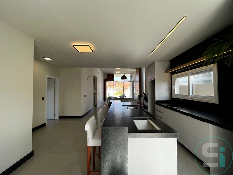 Casa da alto padrão a UMA quadra do mar em Xangri-lá.: 11ª foto da galeria de imagens do imóvel