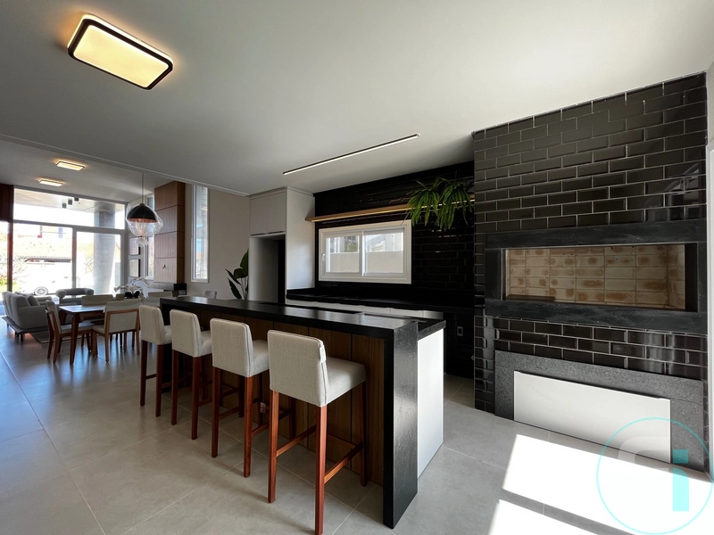 Casa da alto padrão a UMA quadra do mar em Xangri-lá.: 10ª foto da galeria de imagens do imóvel