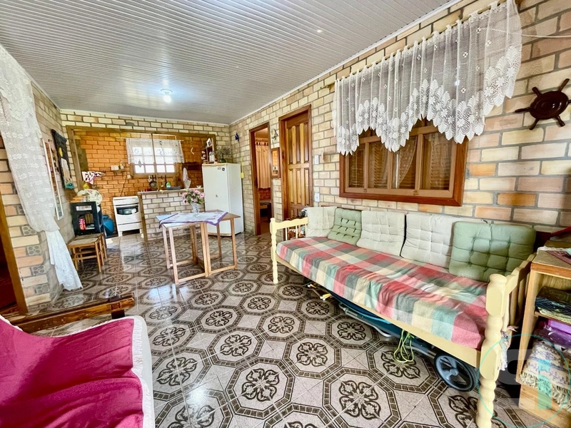 CASA DE TERRENO INTEIRO EM ARROIO TEIXEIRA: 1ª foto da galeria de imagens do imóvel