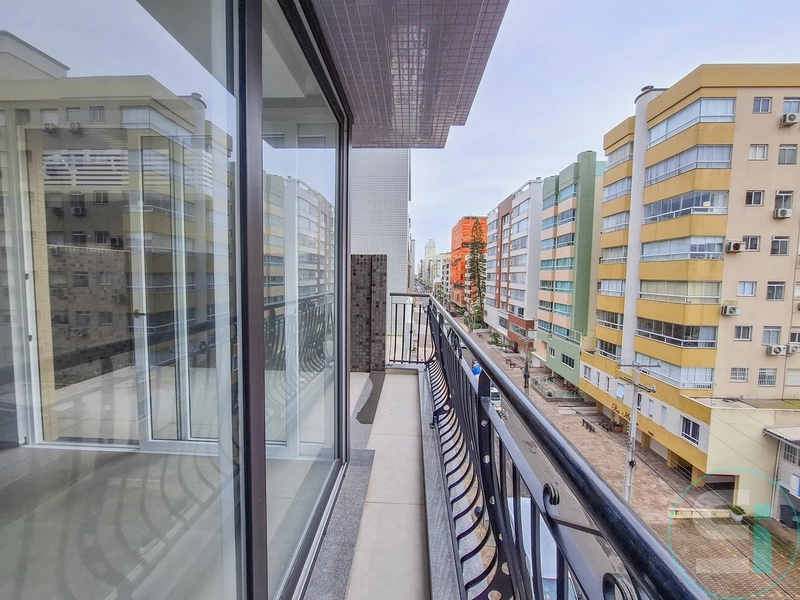 Apartamento de frente com terraço a duas quadras do mar!: 5ª foto da galeria de imagens do imóvel