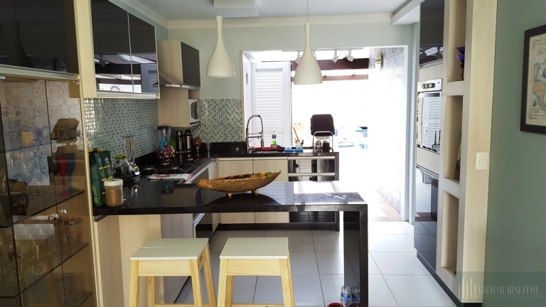 Casa em condomínio: 3ª foto da galeria de imagens do imóvel