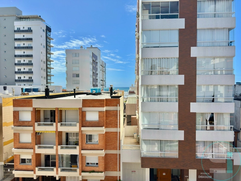 Apartamento de 3 dormitórios no centro de Capão, mobiliado e decorado.: 1ª foto da galeria de imagens do imóvel