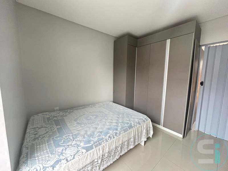 APARTAMENTO CENTRAL COM VISTA PARA A PRAÇA: 4ª foto da galeria de imagens do imóvel