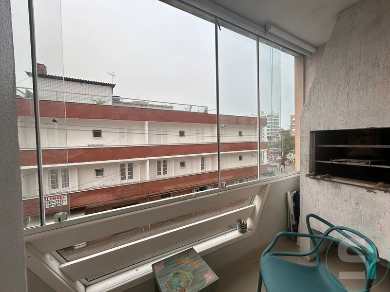 APARTAMENTO CENTRAL COM VISTA PARA A PRAÇA: 9ª foto da galeria de imagens do imóvel