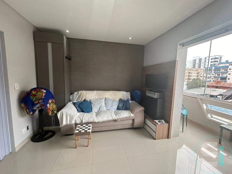 APARTAMENTO CENTRAL COM VISTA PARA A PRAÇA: 11ª foto da galeria de imagens do imóvel