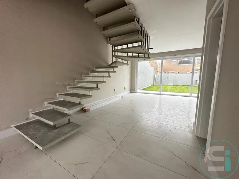 EXCELENTE SOBRADO À DUAS QUADRAS DO MAR À VENDA EM CAPÃO DA CANOA!: 10ª foto da galeria de imagens do imóvel