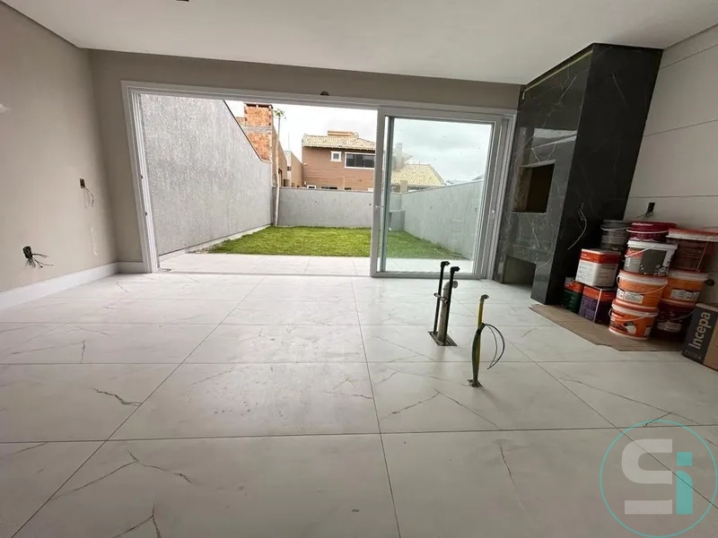 EXCELENTE SOBRADO À DUAS QUADRAS DO MAR À VENDA EM CAPÃO DA CANOA!: 1ª foto da galeria de imagens do imóvel