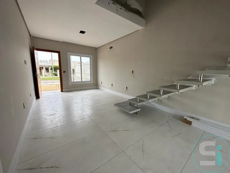 EXCELENTE SOBRADO À DUAS QUADRAS DO MAR À VENDA EM CAPÃO DA CANOA!: 2ª foto da galeria de imagens do imóvel