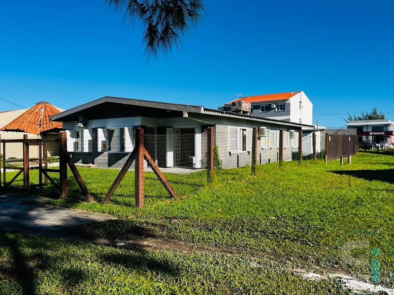 Imóvel na divisa com Atlântida, 6 quartos e living espaçoso!: 4ª foto da galeria de imagens do imóvel