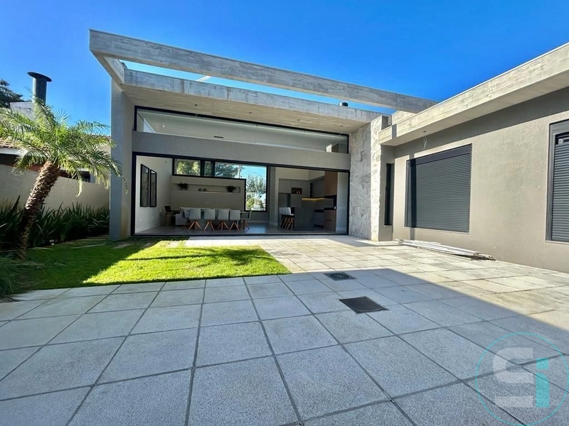 Casa moderna no bairro mais nobre de Xangri-lá!: 32ª foto da galeria de imagens do imóvel