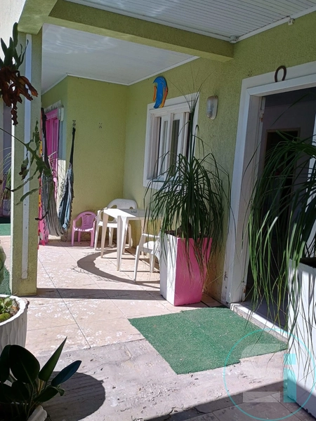 Casa à venda com piscina no Capão novo: 7ª foto da galeria de imagens do imóvel