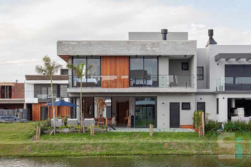 Requinte absoluto define esse sobrado no Condomínio Sunset!: 4ª foto da galeria de imagens do imóvel