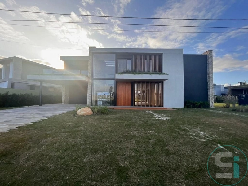 Casa com a melhor vista do lago do Condomínio Enseada!: 1ª foto da galeria de imagens do imóvel