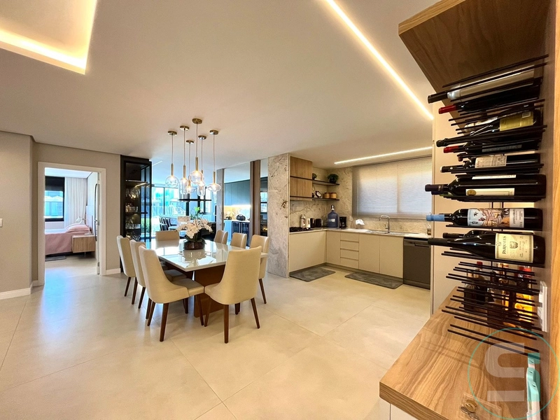 Sobrado beira lago no Condomínio Sunset com 5 dormitórios e piscina!: 3ª foto da galeria de imagens do imóvel