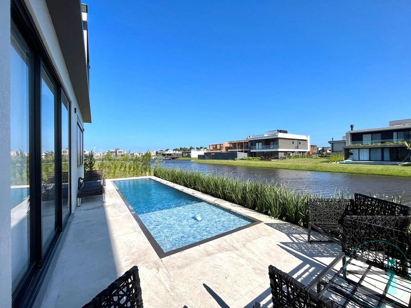 Sobrado beira lago no Condomínio Sunset com 5 dormitórios e piscina!: 40ª foto da galeria de imagens do imóvel