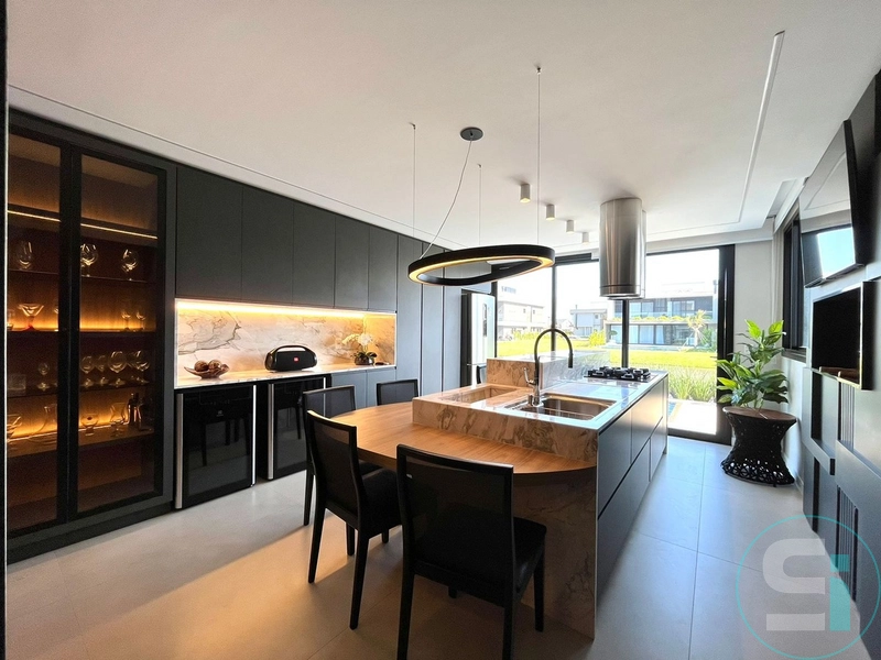 Sobrado beira lago no Condomínio Sunset com 5 dormitórios e piscina!: 10ª foto da galeria de imagens do imóvel