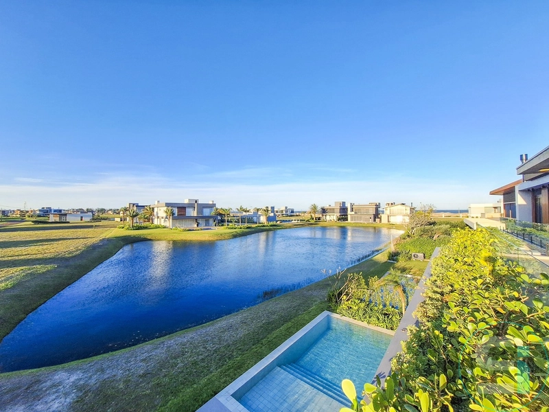 Sobrado de 394 m² no Condomínio Costa Serena, à beira-mar e beira lago: 33ª foto da galeria de imagens do imóvel