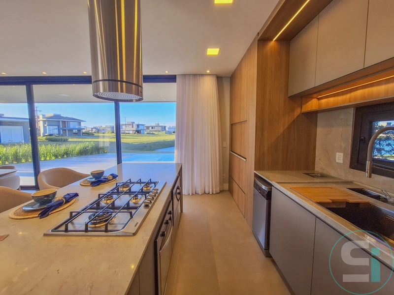 Sobrado de 394 m² no Condomínio Costa Serena, à beira-mar e beira lago: 13ª foto da galeria de imagens do imóvel