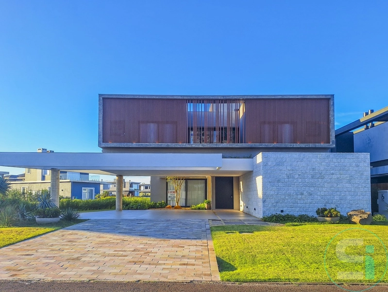 Sobrado de 394 m² no Condomínio Costa Serena, à beira-mar e beira lago: 2ª foto da galeria de imagens do imóvel