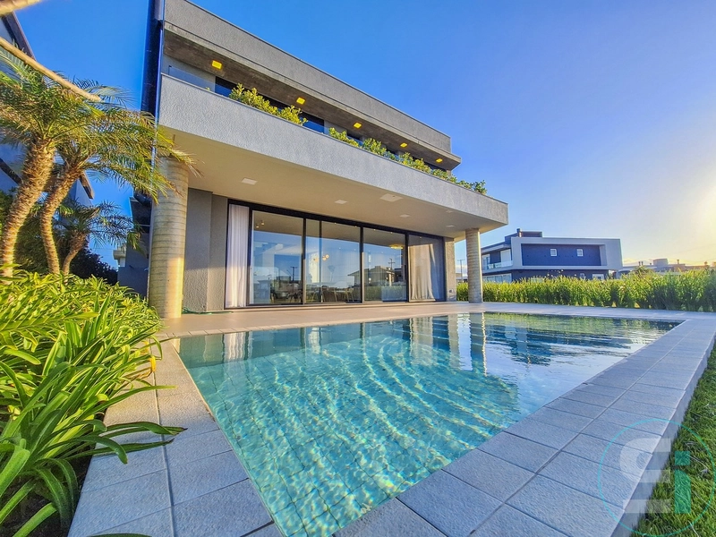 Sobrado de 394 m² no Condomínio Costa Serena, à beira-mar e beira lago: 24ª foto da galeria de imagens do imóvel