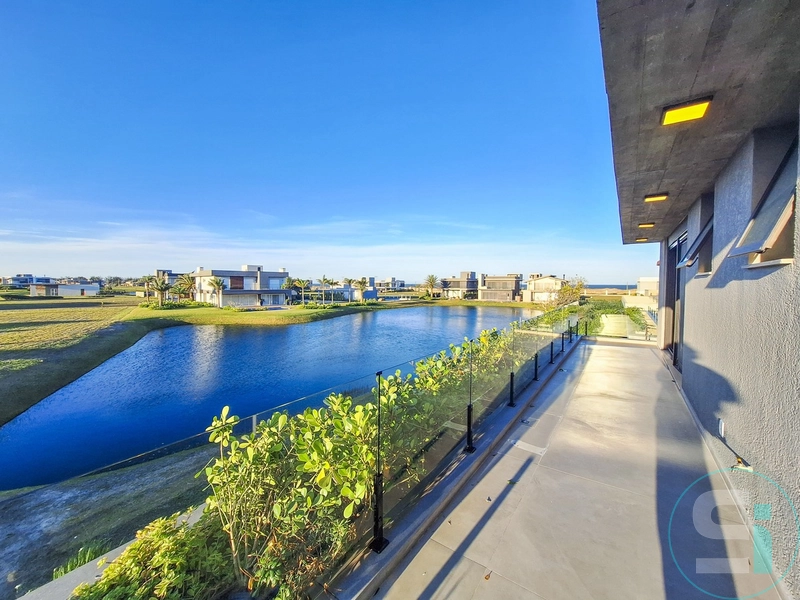 Sobrado de 394 m² no Condomínio Costa Serena, à beira-mar e beira lago: 32ª foto da galeria de imagens do imóvel