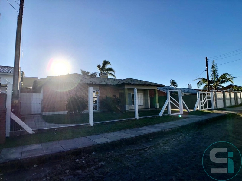 Inédita Casa com Dois Terrenos em Atlântida!: 3ª foto da galeria de imagens do imóvel