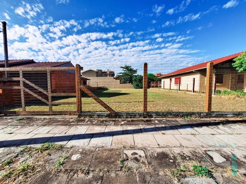 Lote próximo ao mar!: 1ª foto da galeria de imagens do imóvel