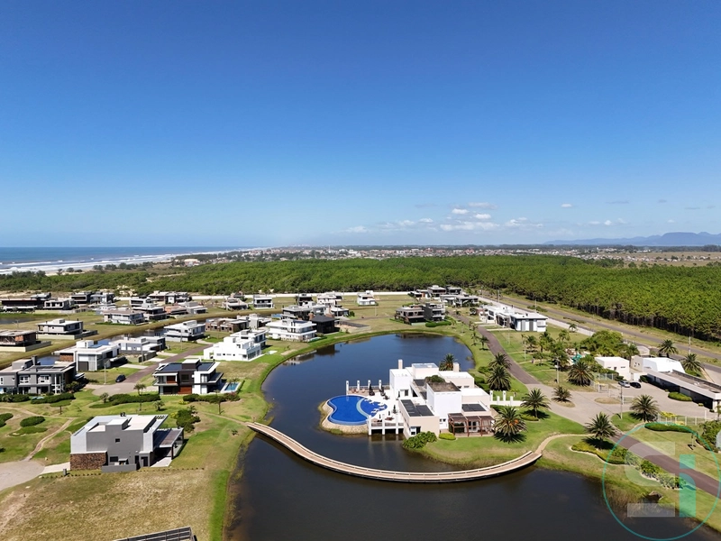 Sobrado esplêndido com piscina em Condomínio Beira-Mar!: 11ª foto da galeria de imagens do imóvel