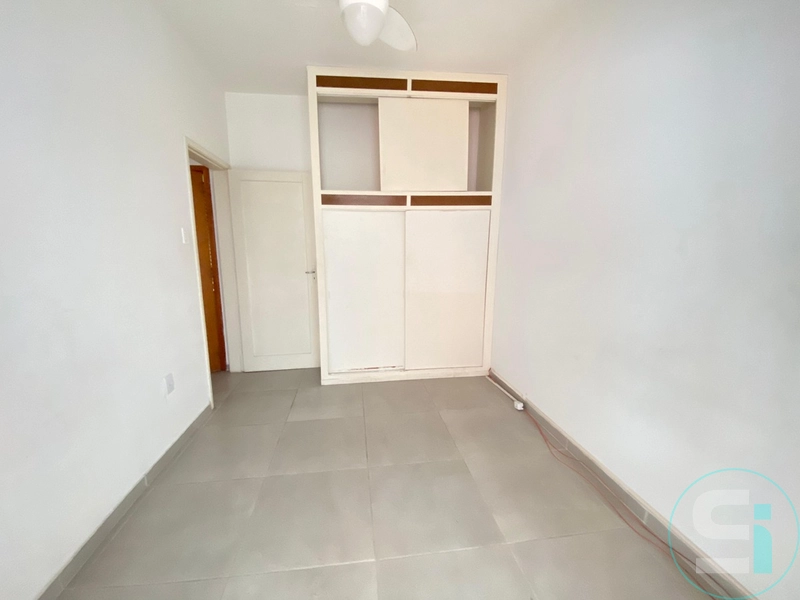 APARTAMENTO CENTRAL, A DUAS QUADRAS DO MAR: 6ª foto da galeria de imagens do imóvel