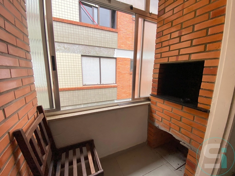 APARTAMENTO CENTRAL, A DUAS QUADRAS DO MAR: 3ª foto da galeria de imagens do imóvel