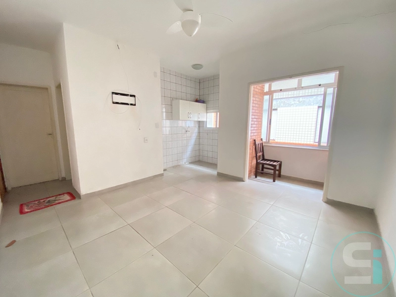 APARTAMENTO CENTRAL, A DUAS QUADRAS DO MAR: 1ª foto da galeria de imagens do imóvel