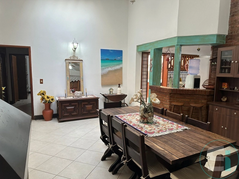 Maravilhosa Casa Térrea de Esquina: Conforto, Elegância e Localização: 13ª foto da galeria de imagens do imóvel